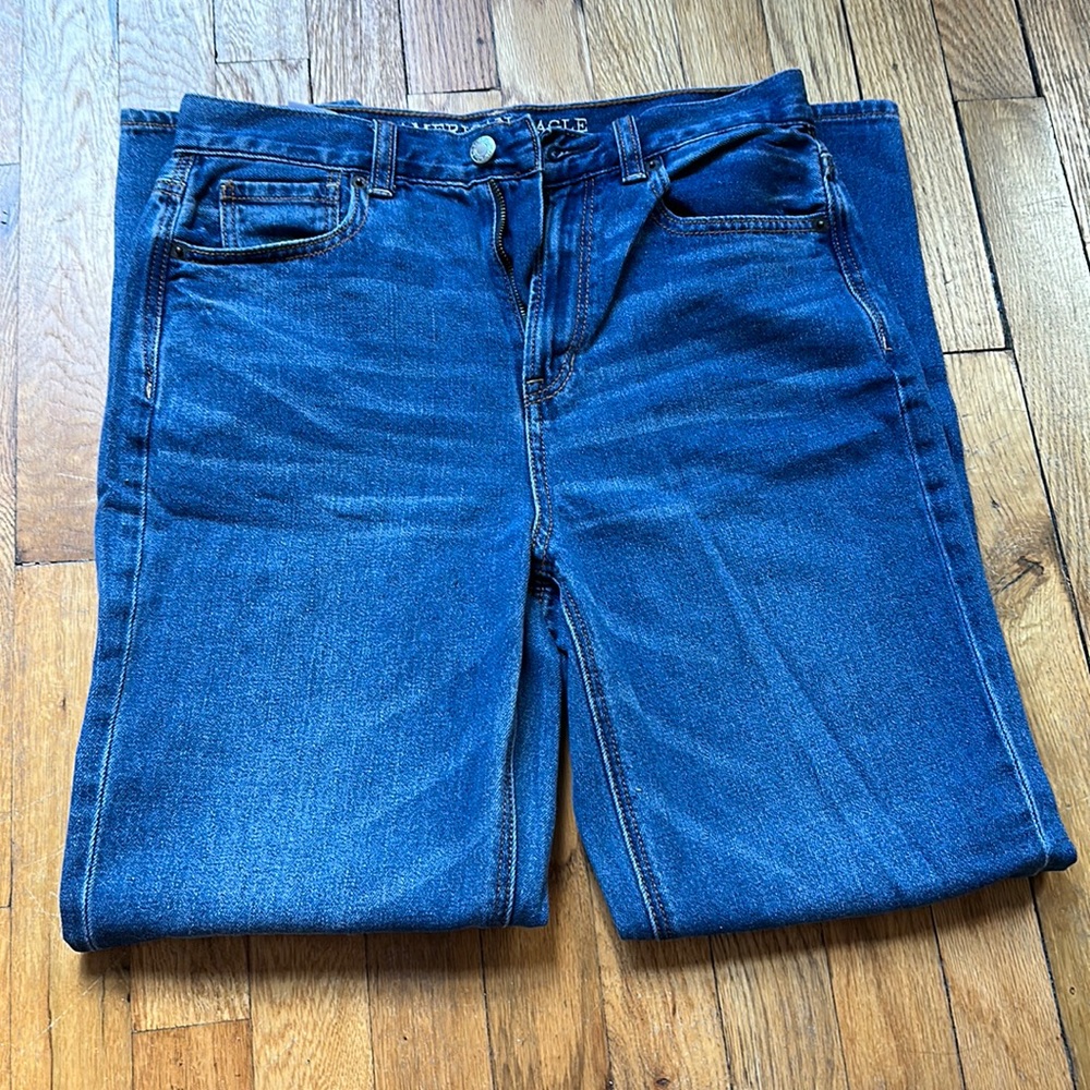 American Eagle mom jean